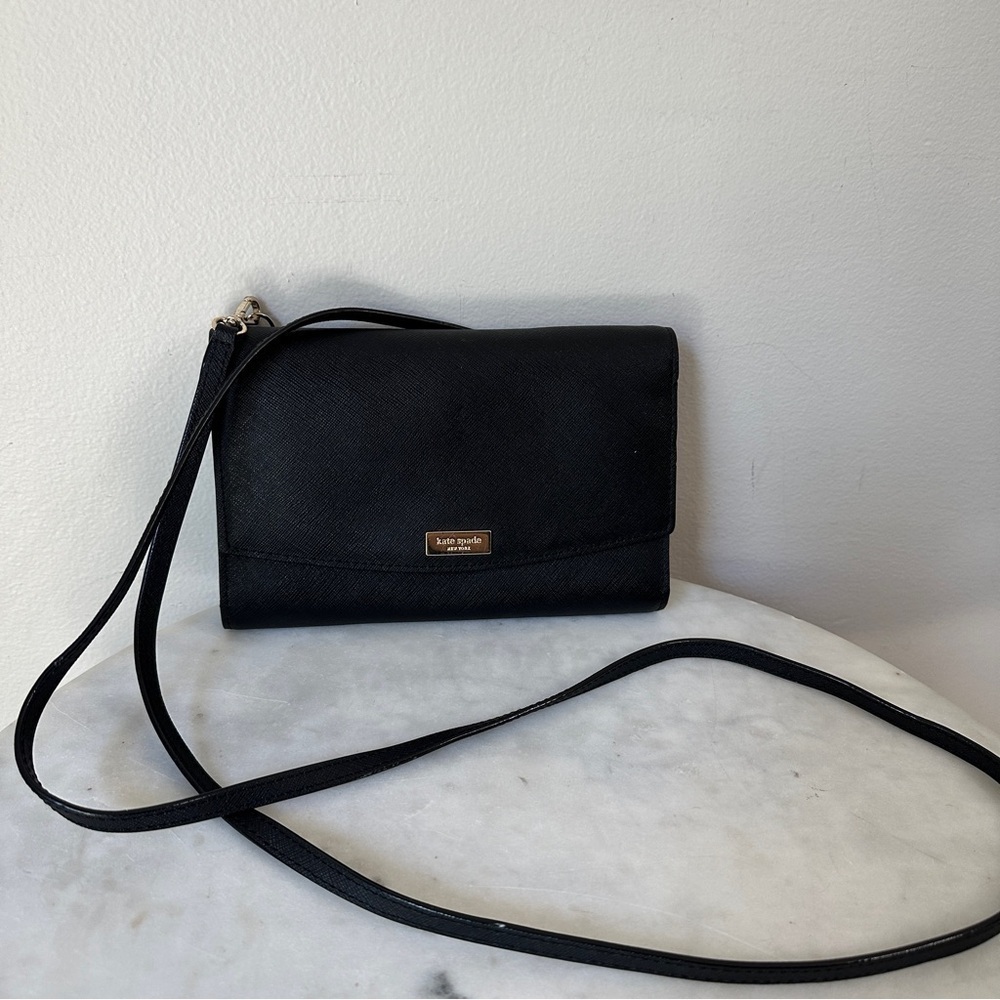 Kate Spade Laurel Way Winni Black genuine Black Leather Crossbody Clutch Wallet